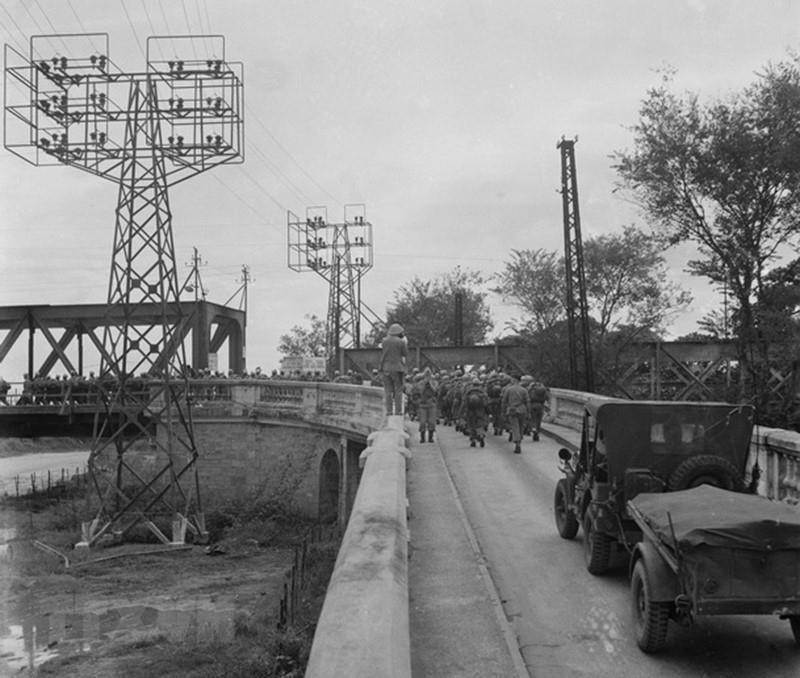 [Ảnh] Những hình ảnh tư liệu về Ngày Giải phóng Thủ đô 10/10/1954 ảnh 2