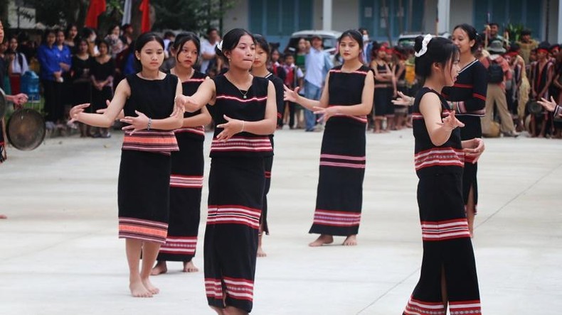 Giáo dục truyền thống, phát triển bản sắc dân tộc cho học sinh tại Kon Tum ảnh 1