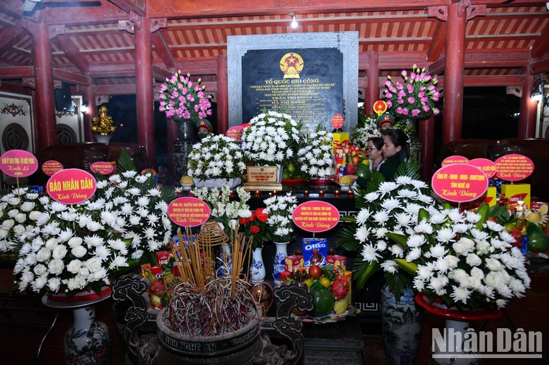[Ảnh] Dâng hương tưởng niệm các anh hùng liệt sĩ hy sinh trên cung đường Truông Bồn huyền thoại ảnh 5