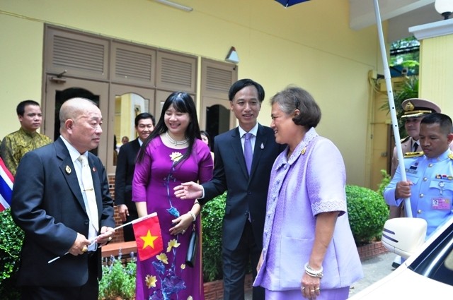 Công chúa Maha Chakri Sirindhorn thăm Đại sứ quán Việt Nam tại Thái-lan.