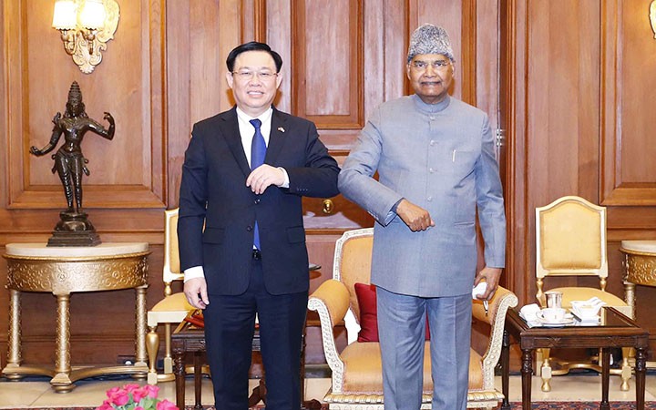 Chủ tịch Quốc hội Vương Đình Huệ hội kiến Tổng thống Ấn Độ Ram Nath Kovind. Ảnh: TTXVN