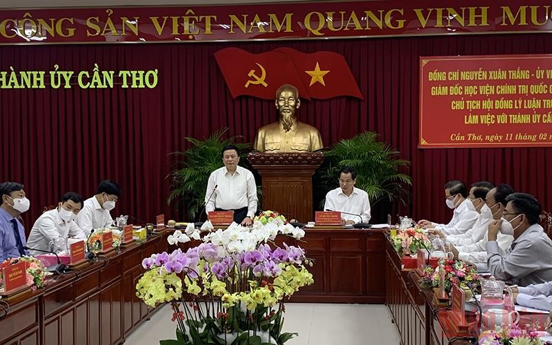 Đồng chí Nguyễn Xuân Thắng thăm, làm việc với Thành ủy Cần Thơ
