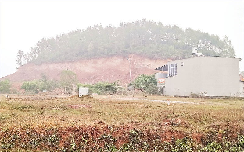 Công ty cổ phần Leadertec khai thác khu vực mỏ Núi Lầm, nhưng chưa hoàn thiện thủ tục quy định về đất đai. 