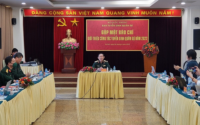 Thiếu tướng, Tiến sĩ Nguyễn Văn Oanh, Cục trưởng Cục Nhà trường (Bộ Tổng Tham mưu Quân đội nhân dân Việt Nam) cung cấp thông tin về công tác tuyển sinh quân sự năm 2022.