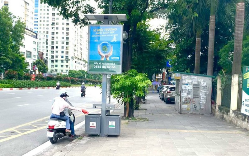 Thùng rác công nghệ được coi là giải pháp sáng tạo, góp phần giúp Hà Nội ngày càng xanh-sạch-đẹp. 