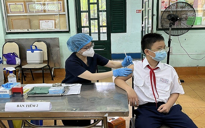 Tiêm vaccine phòng Covid-19 cho trẻ dưới 12 tuổi tại quận 5, Thành phố Hồ Chí Minh.