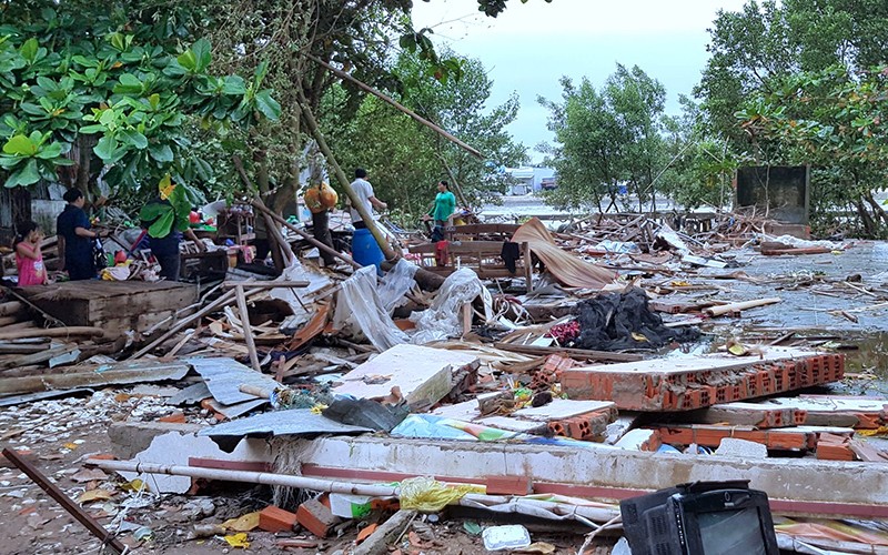 Khu vực nhà dân ven biển Đá Bạc (huyện Trần Văn Thời) bị san phẳng sau đợt triều cường bất ngờ vào đầu tháng 8/2019.