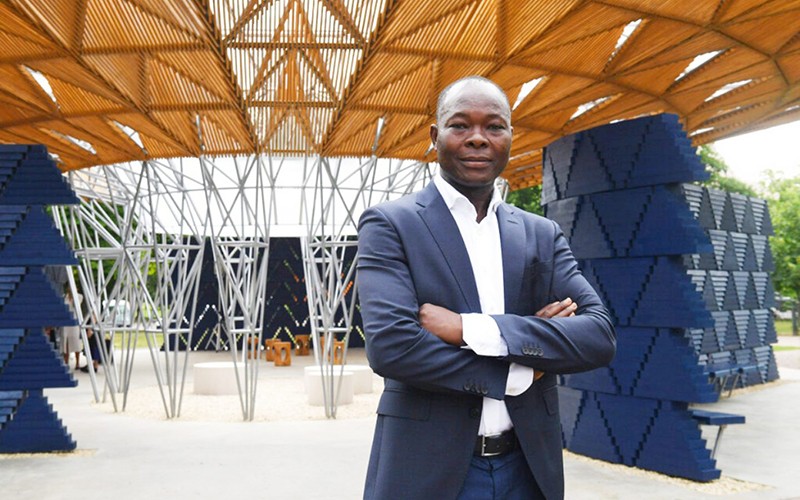 Giải thưởng thành tựu trọn đời nổi tiếng nhất trong giới kiến trúc - Pritzker 2022 (được đánh giá tương đương Nobel), đã lần đầu vinh danh một cá nhân đến từ châu Phi - Diébédo Francis Kéré.