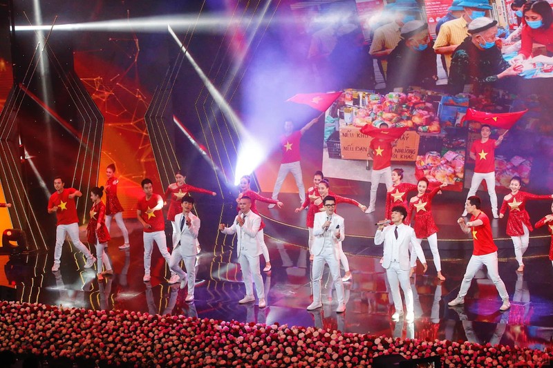 OPlus là nhóm nhạc được nhạc sĩ Huy Tuấn "chọn mặt gửi vàng" để thể hiện ca khúc chính thức của SEA Games 31 cùng Diva Hồng Nhung và Divo Tùng Dương. (Ảnh: QUANG MINH)