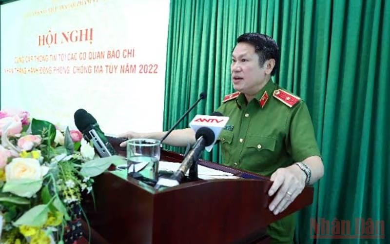 Thiếu tướng Nguyễn Văn Viện, Cục trưởng Cảnh sát điều tra tội phạm về ma túy phát biểu tại hội nghị. 