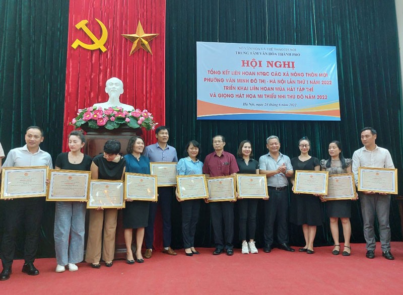 Hà Nội trao giải cho các đơn vị đạt thành tích cao tại Liên hoan.
