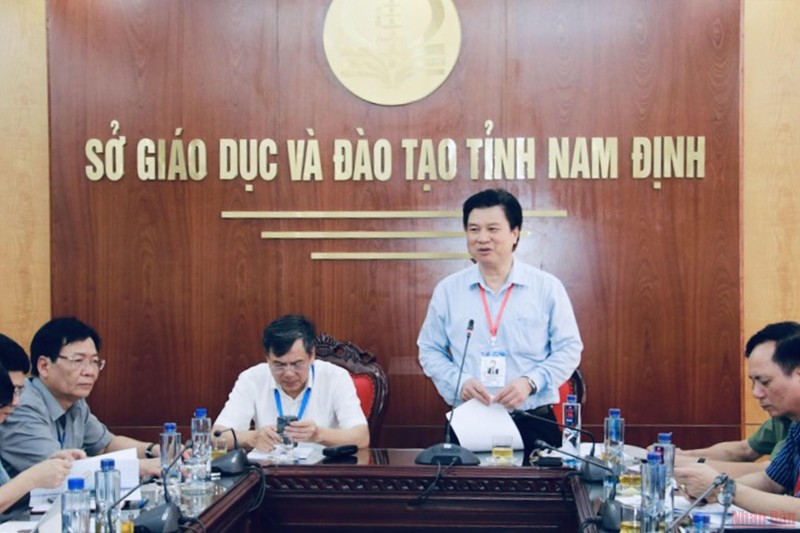 Thứ trưởng Giáo dục và Đào tạo Nguyễn Hữu Độ phát biểu ý kiến tại cuộc làm việc với Ban Chỉ đạo thi tốt nghiệp Trung học phổ thông năm 2022 tỉnh Nam Định.