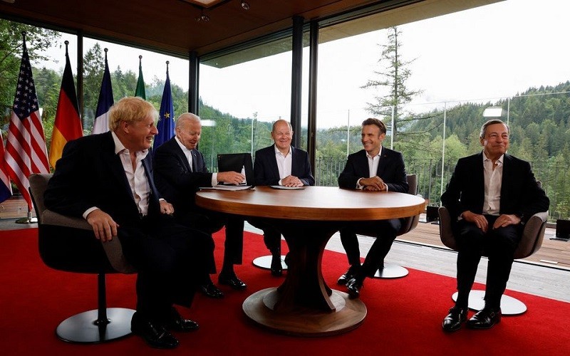 Thủ tướng Đức Olaf Scholz (giữa) cùng các lãnh đạo các nước G7 tại Hội nghị thượng đỉnh G7 ở lâu đài Elmau, Đức, ngày 28/6/2022. (Ảnh: REUTERS)