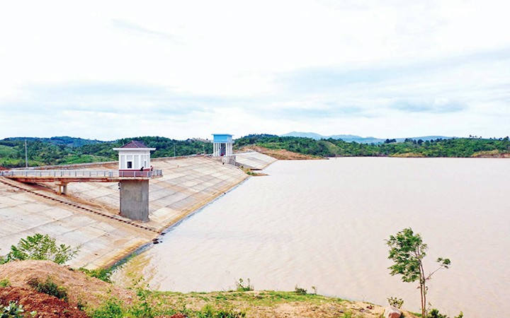 Hồ chứa nước Plei Thơ Ga (huyện Chư Pưh, tỉnh Gia Lai) được khai thác, sử dụng hiệu quả trong việc cung cấp nước phục vụ sản xuất và sinh hoạt của người dân. (Ảnh NGUYỄN DIỆP)