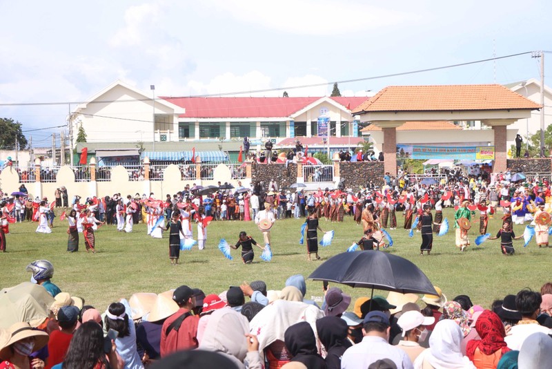 Nhộn nhịp Lễ hội Katê 2022 ở Ninh Thuận ảnh 1
