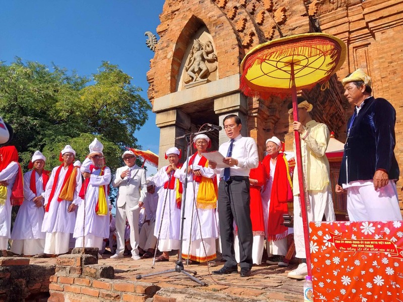 Nhộn nhịp Lễ hội Katê 2022 ở Ninh Thuận ảnh 2