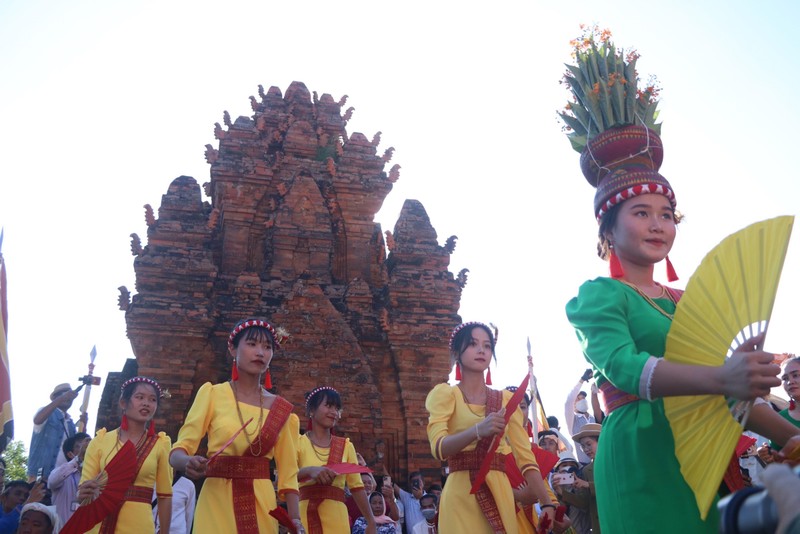 Nhộn nhịp Lễ hội Katê 2022 ở Ninh Thuận ảnh 3