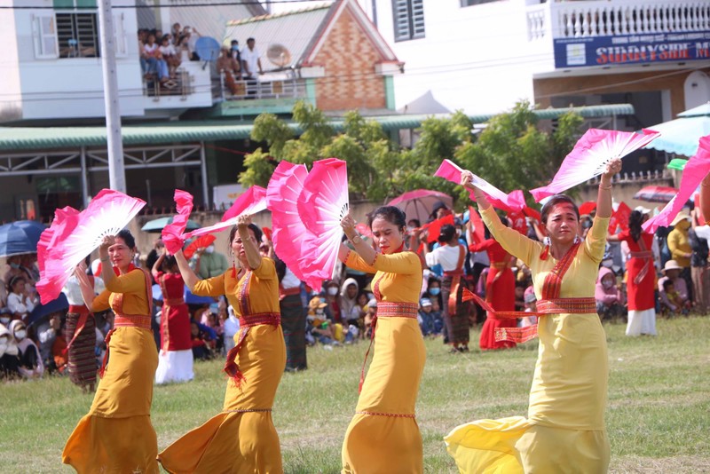 Nhộn nhịp Lễ hội Katê 2022 ở Ninh Thuận ảnh 4