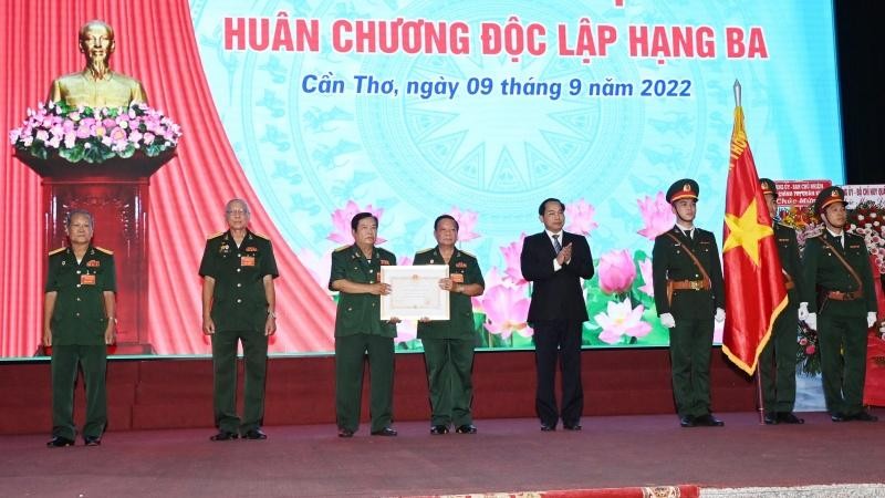 Hội Cựu chiến binh thành phố Cần Thơ đón nhận Huân chương Độc lập hạng Ba