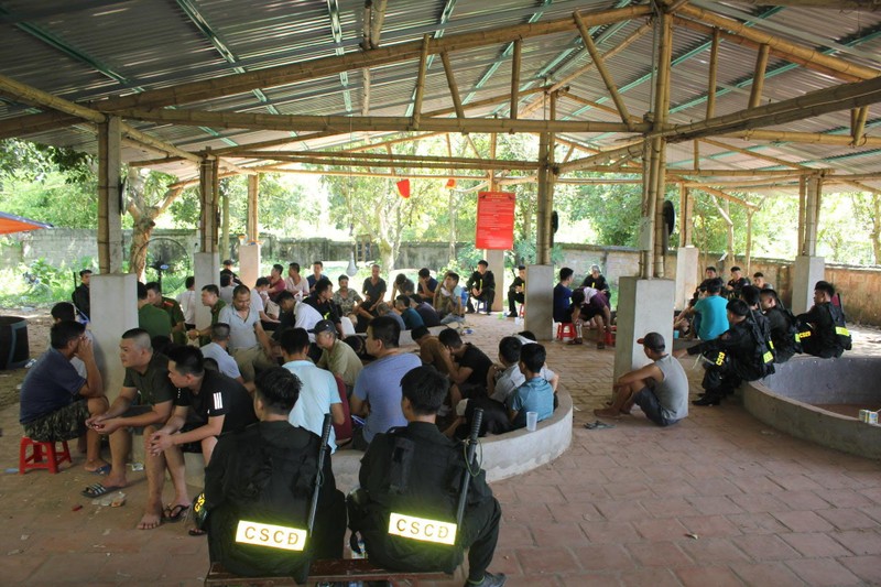 Công an Hòa Bình bắt 1 vụ đánh bạc khác tại huyện Cao Phong.