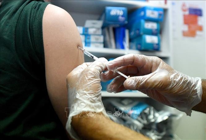 Tiêm vaccine ngừa bệnh đậu mùa khỉ tại Lile, Pháp, ngày 10/8/2022. (Ảnh: AFP/TTXVN)