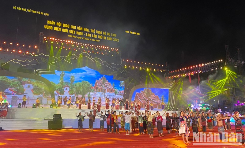 Khai mạc Ngày hội Giao lưu văn hóa, thể thao và du lịch vùng biên giới Việt Nam-Lào ảnh 1