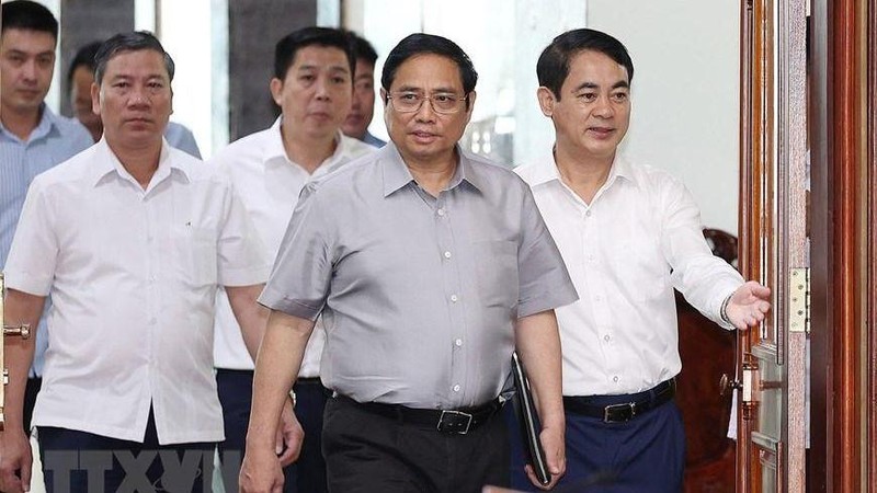 Thủ tướng Phạm Minh Chính đến làm việc với lãnh đạo chủ chốt tỉnh Hậu Giang. (Ảnh: Dương Giang/TTXVN)