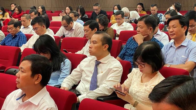 Đồng chí Đỗ Việt Hùng - Phó Bí thư Thường trực Đảng ủy, Thành viên HĐQT (hàng 2, thứ 2 từ phải sang) đại diện Vietcombank tham dự Hội nghị.