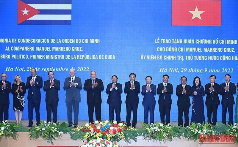 [Ảnh] Thủ tướng nước Cộng hòa Cuba Manuel Marrero Cruz đón nhận Huân chương Hồ Chí Minh ảnh 6