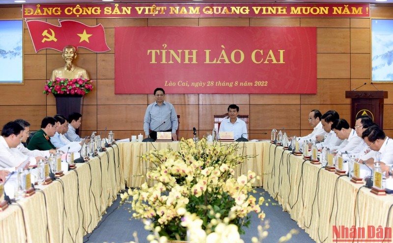 Thủ tướng Phạm Minh Chính làm việc với Ban Thường vụ Tỉnh ủy Lào Cai.