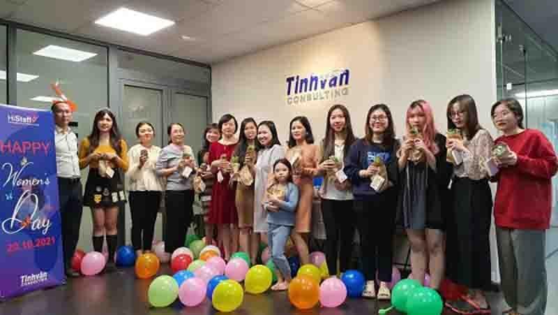 Bên cạnh việc cung cấp giải pháp chuyển đổi số, Tinh Vân cũng chú trọng cải thiện môi trường cho đội ngũ nhân viên nữ.