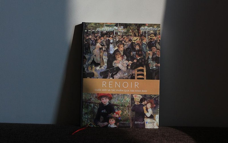 Cuốn sách “Renoir: Cuộc đời và tác phẩm qua 500 hình ảnh”. (Ảnh: Omega+)