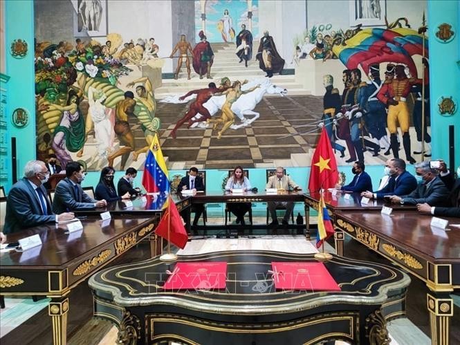 Cuộc họp ra mắt Nhóm Nghị sĩ Hữu nghị Venezuela-Việt Nam. (Ảnh: TTXVN)