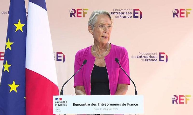 Thủ tướng Élisabeth Borne bảo đảm rằng các hộ gia đình ở Pháp sẽ không bị ảnh hưởng bởi việc cắt giảm khí đốt. (Ảnh: Franceinfo)