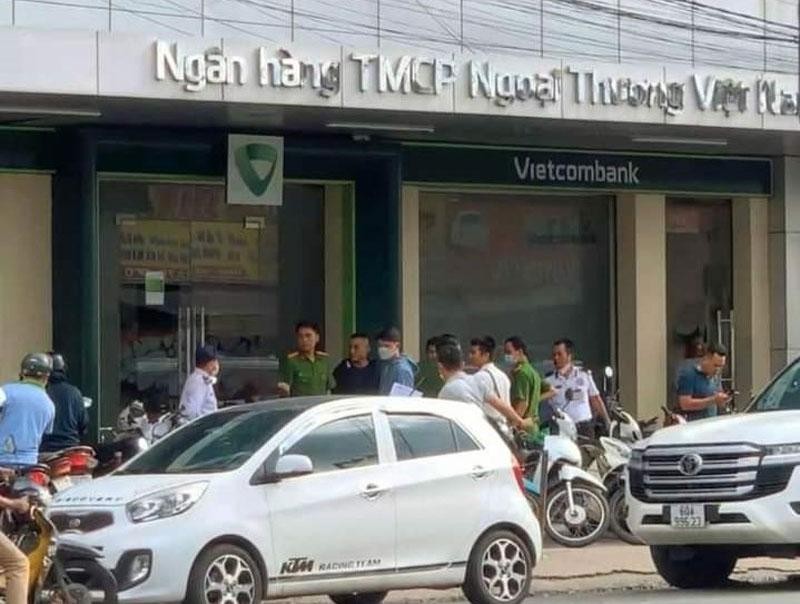 Điều tra vụ dùng súng cướp ngân hàng ở Đồng Nai ảnh 2