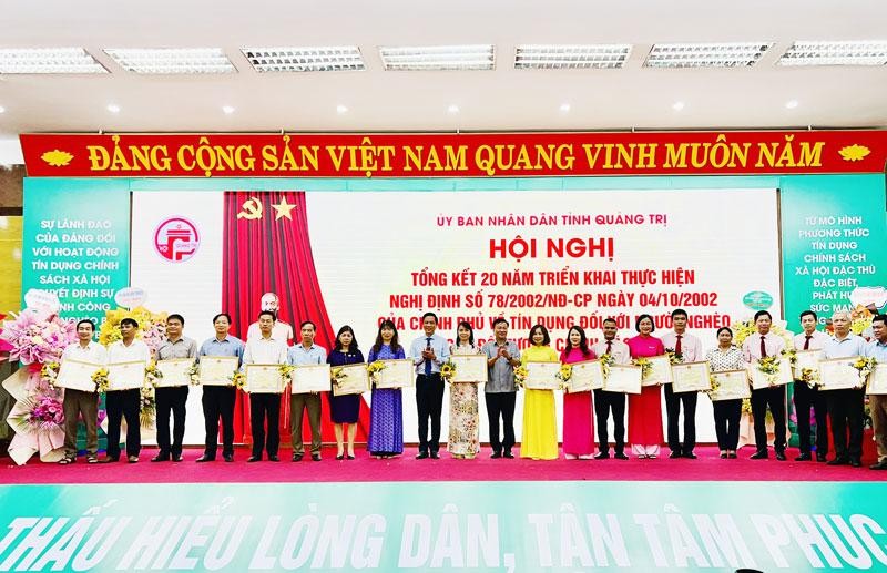 Tuyên dương, khen thưởng nhiều tập thể, cá nhân có thành tích xuất sắc trong 20 năm thực hiện Nghị định 78 của Chính phủ tại Quảng Trị 