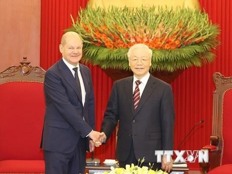 Tổng Bí thư Nguyễn Phú Trọng tiếp Thủ tướng Đức Olaf Scholz thăm chính thức Việt Nam. (Ảnh: Trí Dũng/TTXVN)