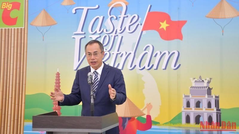 Đại sứ Phan Chí Thành phát biểu tại Lễ khai mạc Taste of Viet Nam.