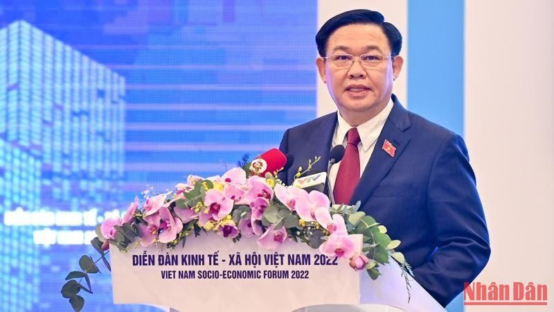 Chủ tịch Quốc hội Vương Đình Huệ phát biểu bế mạc Diễn đàn Kinh tế-Xã hội Việt Nam 2022. (Ảnh: DUY LINH) 