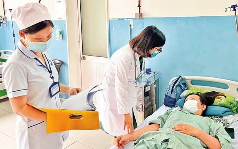 Bệnh nhân điều trị tại Bệnh viện đa khoa khu vực Hóc Môn. 