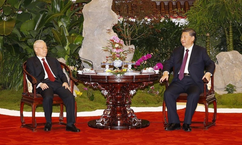 Tổng Bí thư Nguyễn Phú Trọng dự tiệc trà cùng Tổng Bí thư, Chủ tịch Trung Quốc Tập Cận Bình. Ảnh: TTXVN
