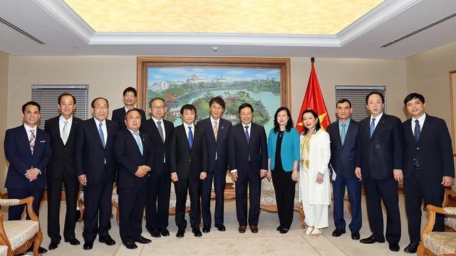 Phó Thủ tướng Phạm Bình Minh tiếp Chủ tịch Tập đoàn Dịch vụ y tế khẩn cấp Nhật Bản. (Ảnh: VGP)