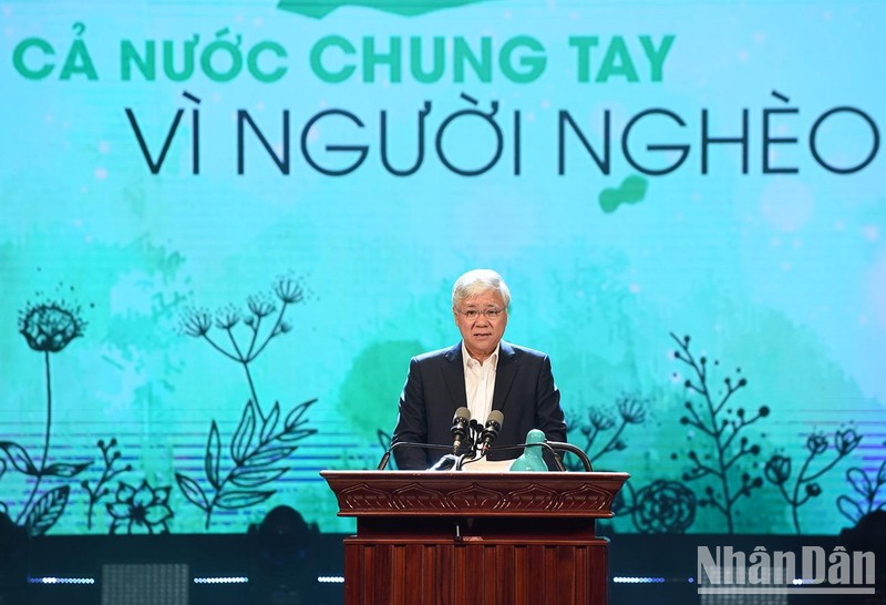 [Ảnh] Thủ tướng Phạm Minh Chính dự Chương trình "Cả nước chung tay vì người nghèo" ảnh 3