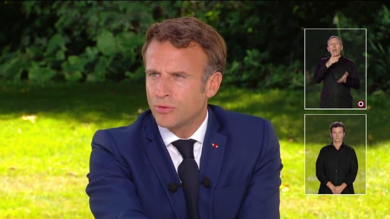 Tổng thống Pháp Emmanuel Macron trả lời phòng vấn kênh truyền hình TF1 và France 2. 