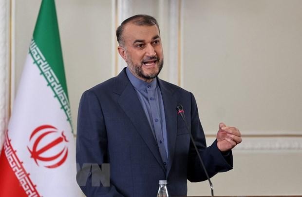 Ngoại trưởng Iran Hossein Amir Abdollahian phát biểu tại cuộc họp báo ở Tehran ngày 6/12/2021. (Ảnh: AFP/TTXVN)
