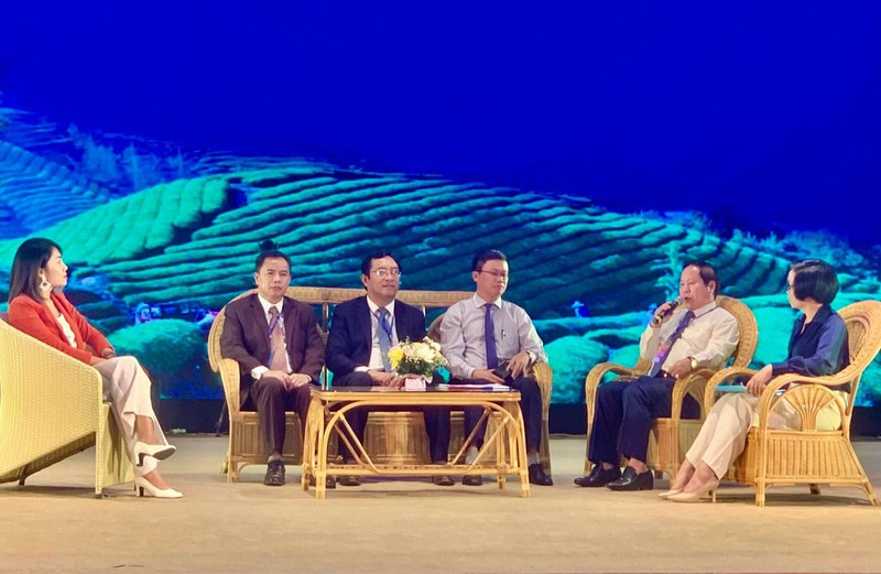 Các đại biểu tham gia lễ khai mạc Ngày hội Khởi nghiệp đổi mới sáng tạo Việt Nam 2022.