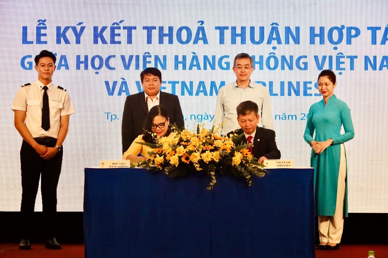 Vietnam Airlines và Học viện Hàng không Việt Nam chính thức ký kết thỏa thuận hợp tác giai đoạn 2022-2023.