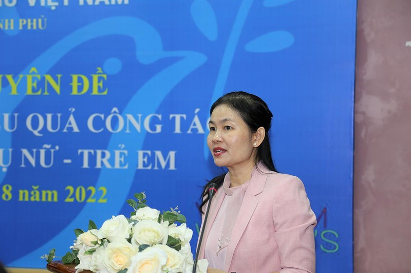 Phó Chủ tịch Hội Liên hiệp Phụ nữ Việt Nam Tôn Ngọc Hạnh phát biểu tại hội thảo.