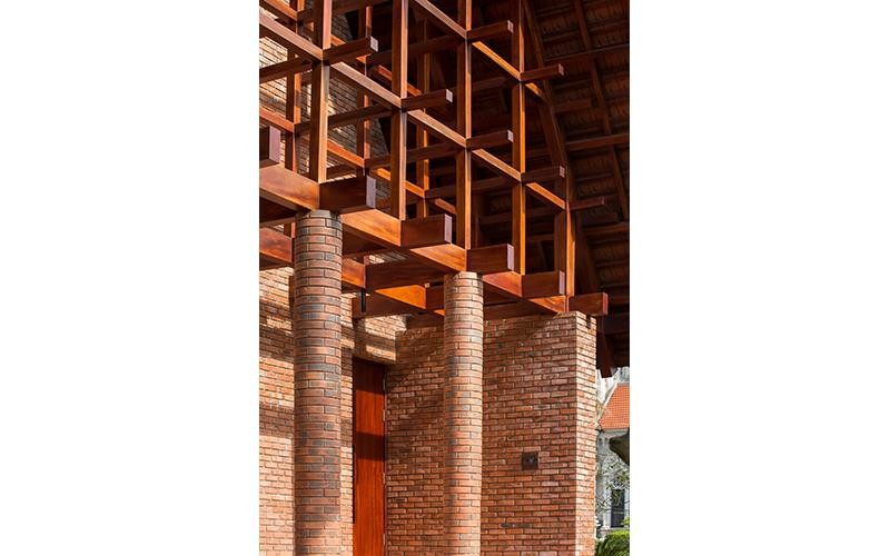 Một góc công trình đền thánh giáo xứ Tiêu Động Thượng (Hà Nam) do Lê Minh Hoàng thiết kế giành giải bạc - giải thưởng Kiến trúc quốc gia 2021. Ảnh: Hoàng Lê