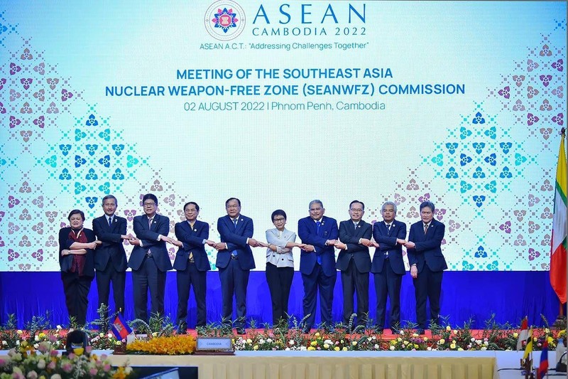 Là hoạt động đầu tiên trong khuôn khổ Hội nghị Bộ trưởng ASEAN lần thứ 55, Hội nghị Ủy ban Hiệp ước khu vực Đông Nam Á không có vũ khí hạt nhân và đối thoại giữa Bộ trưởng Ngoại giao với đại diện Ủy ban liên Chính phủ ASEAN về nhân quyền đã được tổ chức vào ngày 2/8 tại Campuchia.